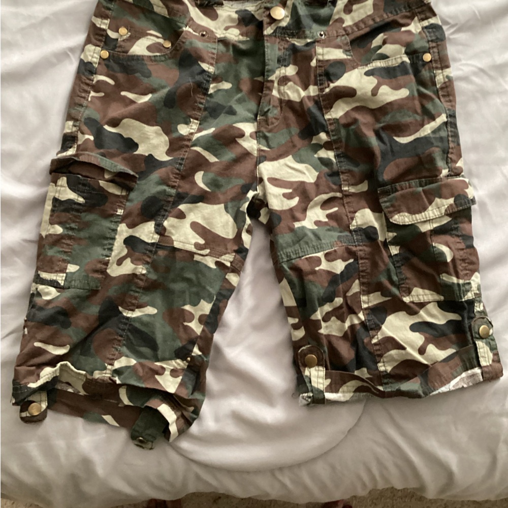 Junior’s Cargo shorts